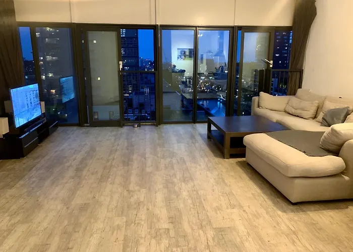 Beautiful Apt Free Parking Apartment